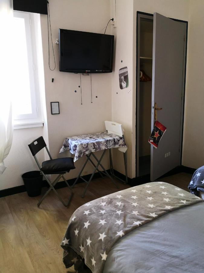 Hotel O Fil De L'O Marseillette エクステリア 写真