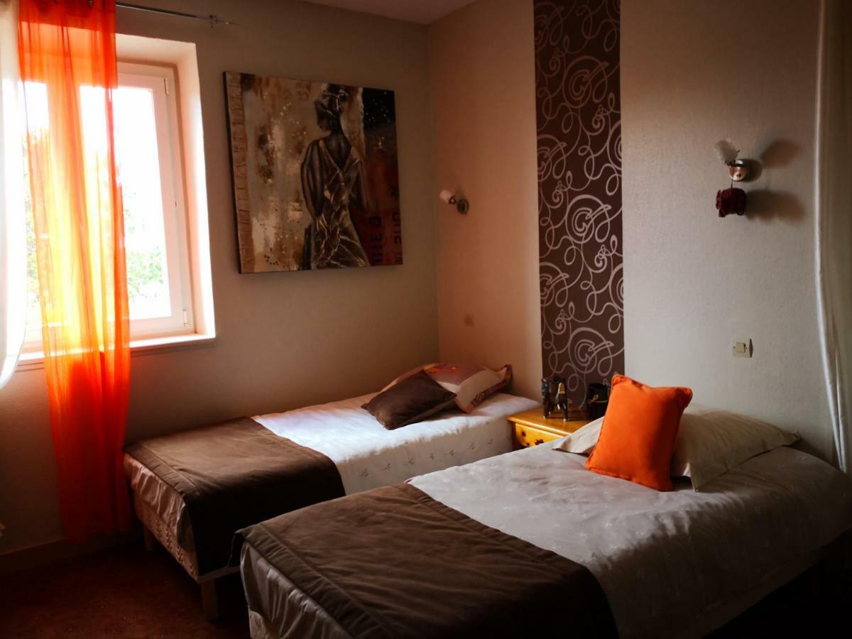 Hotel O Fil De L'O Marseillette エクステリア 写真